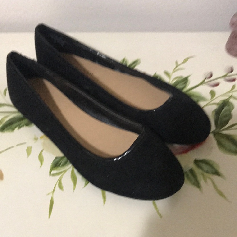 NEW! Lauren Conrad Flats